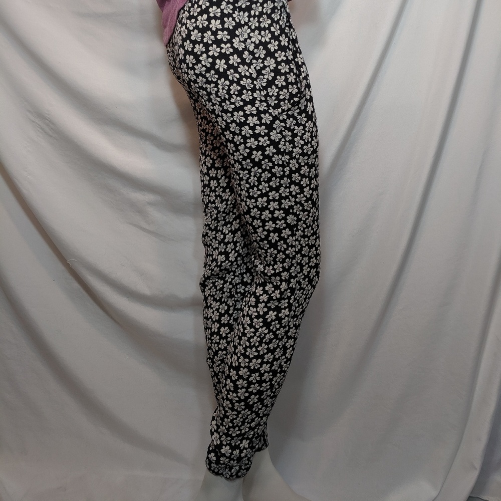Brandy Melville | floral | Rayon | harem | S / M - Picture 7 of 7